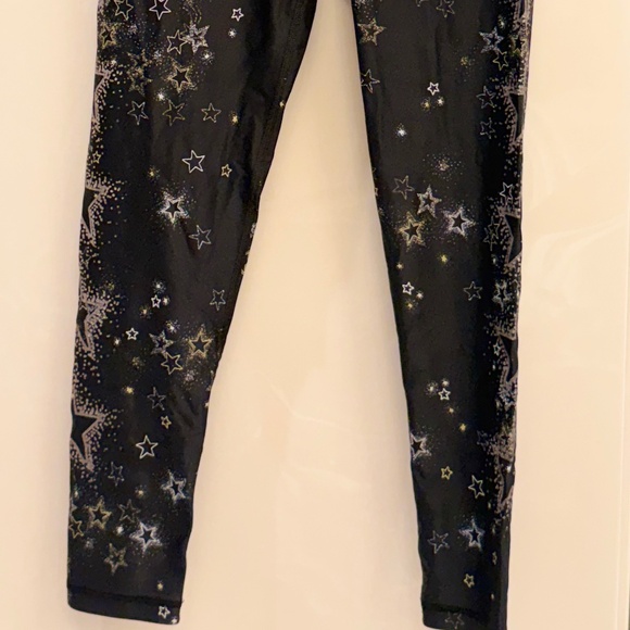 Vistoria's Secret Leggings in Small - Picture 5 of 5